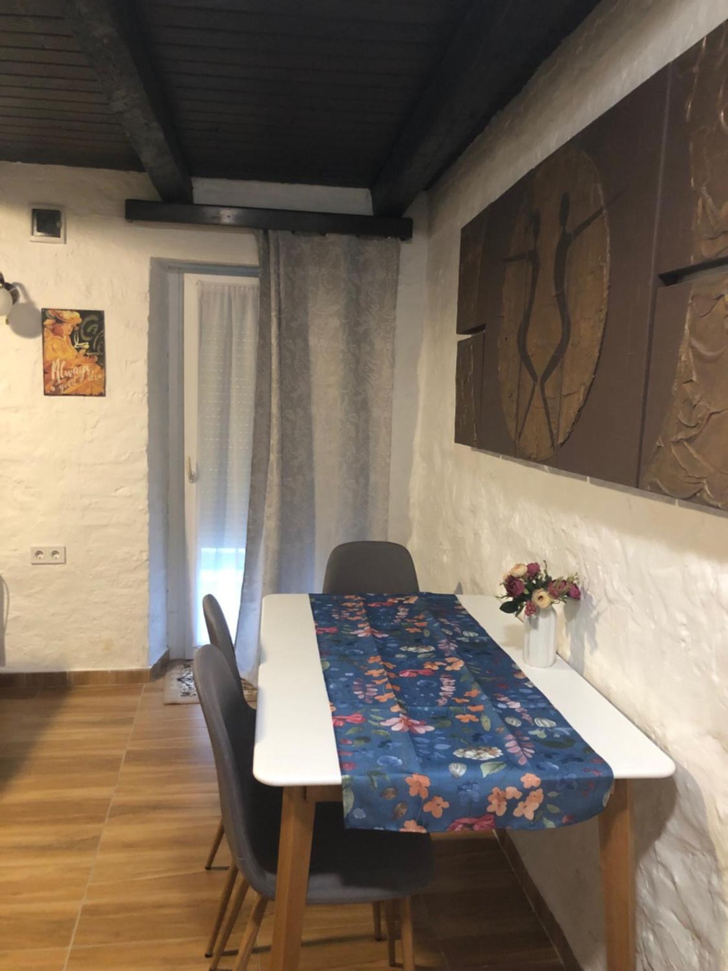 Lidia Vendeghaz Hotell Tata Exteriör bild