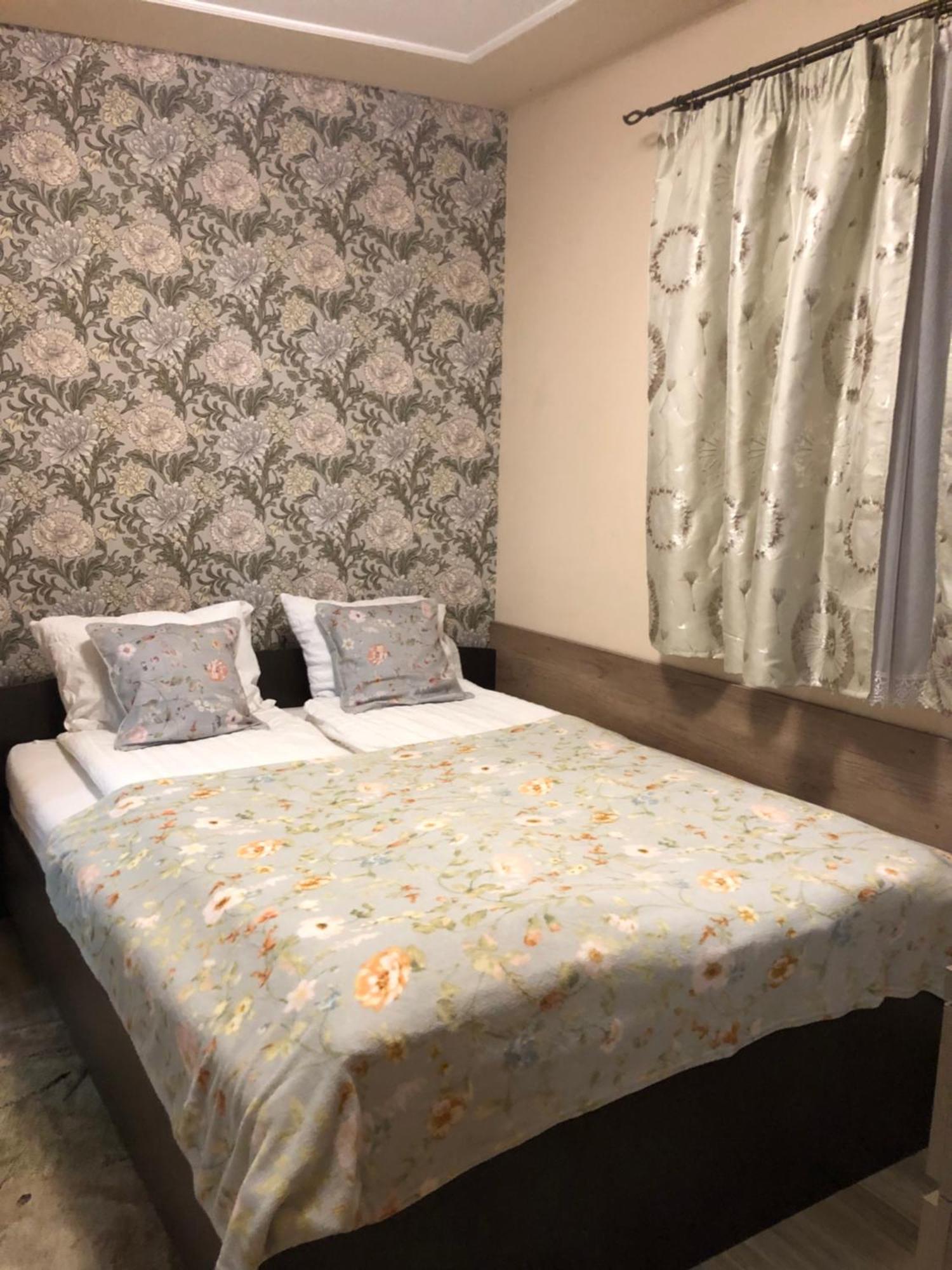 Lidia Vendeghaz Hotell Tata Exteriör bild
